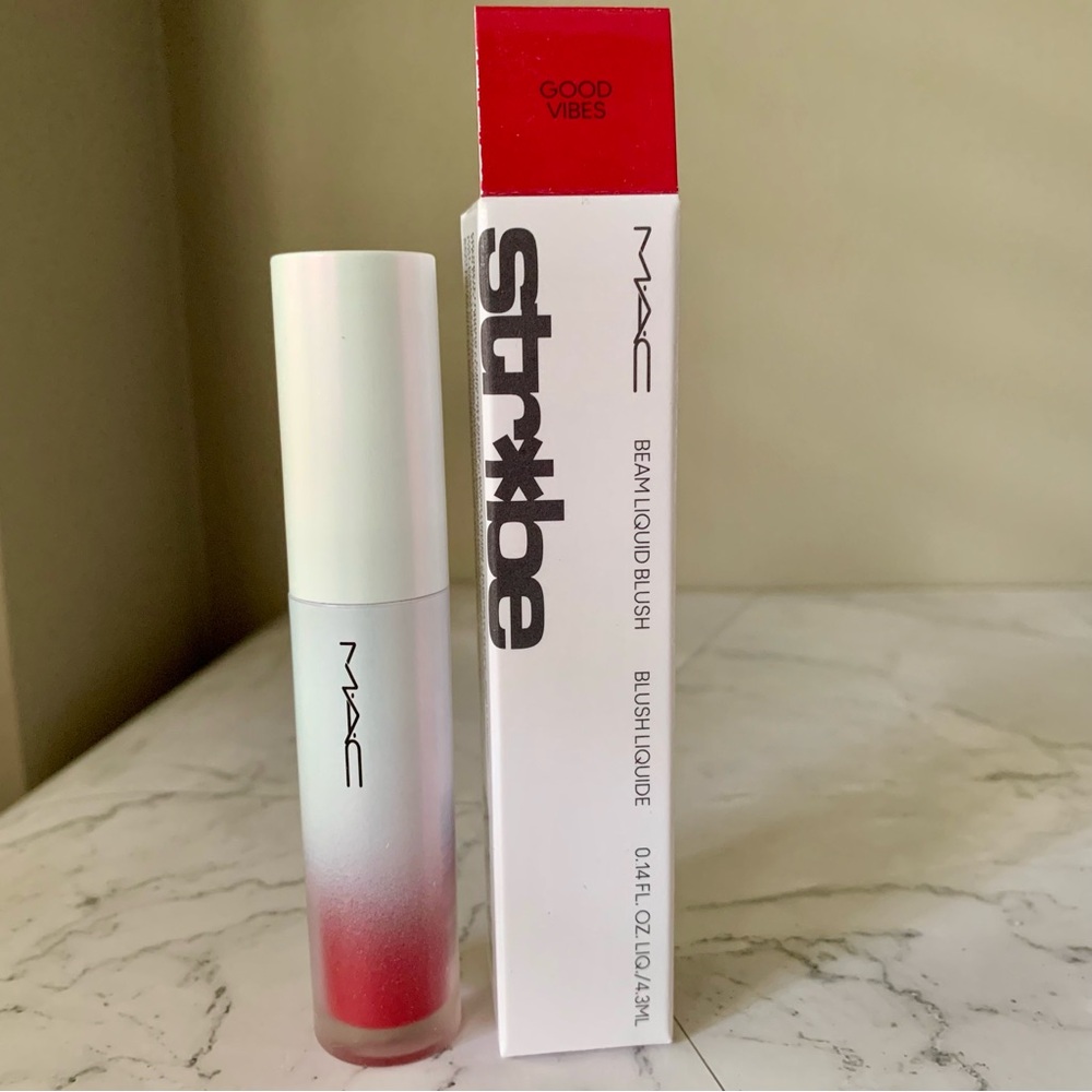 MAC Strobe Beam Liquid Blush - GOOD VIBES 0.14 oz full size